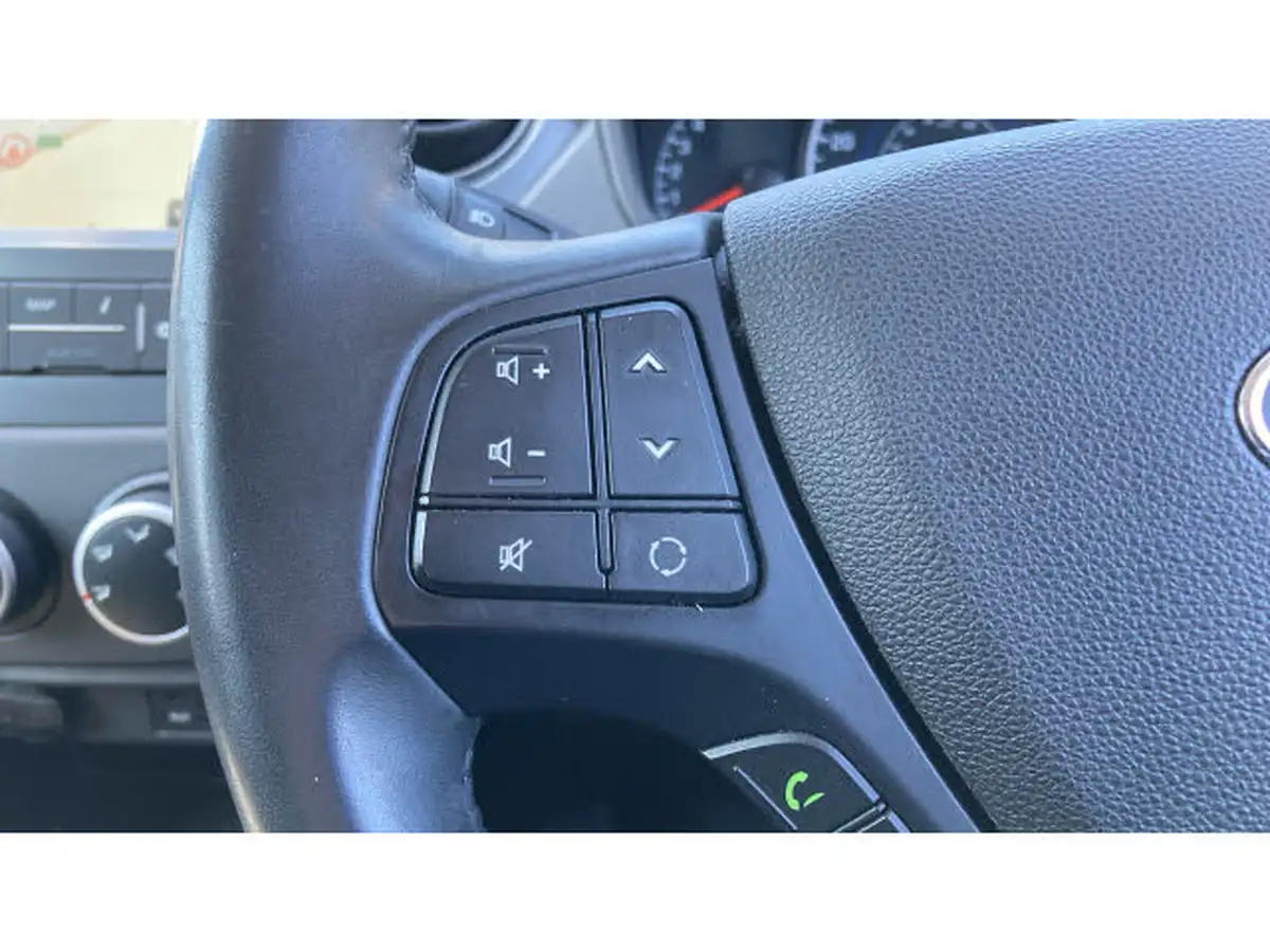 2019-hyundai-i10-10-play-big-21