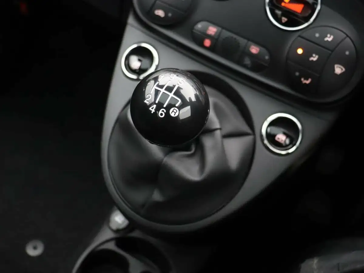2024-fiat-500-10-top-big-29