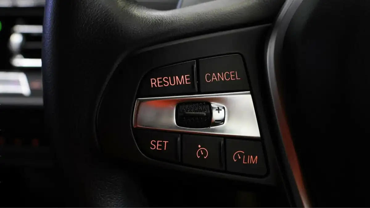 2021-bmw-1-series-20td-120d-xdrive-sport-lcp-big-22