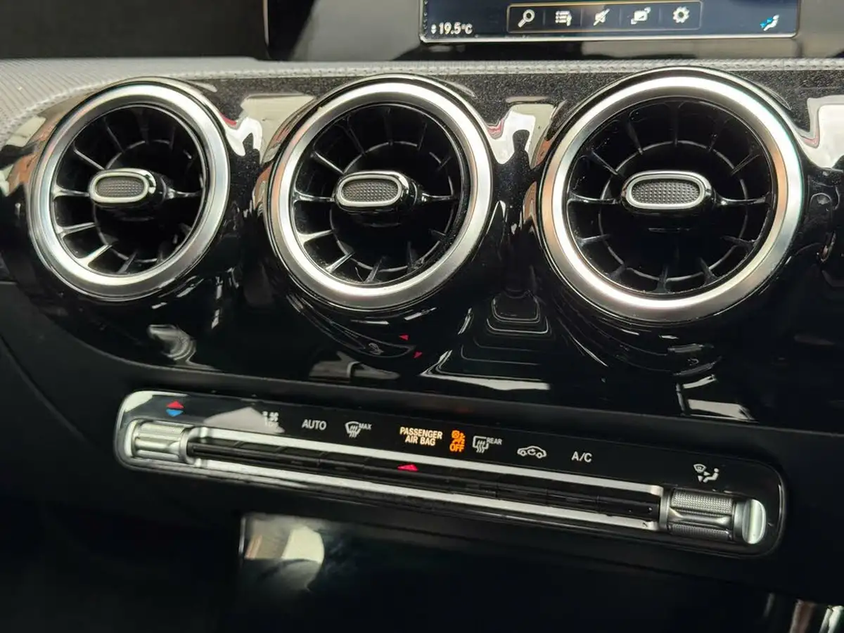 2019-mercedes-benz-a-class-15d-a180d-amg-line-saloon-4d-7g-dct-big-36