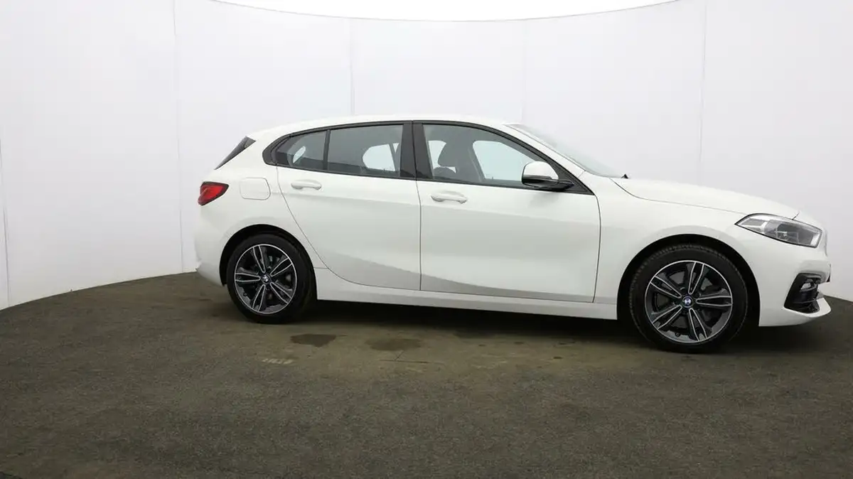 2021-bmw-1-series-20td-120d-xdrive-sport-lcp-big-50