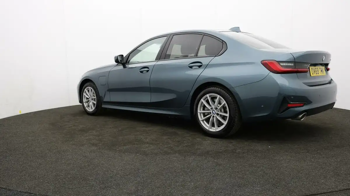 2019-bmw-3-series-20-330e-se-pro-big-66