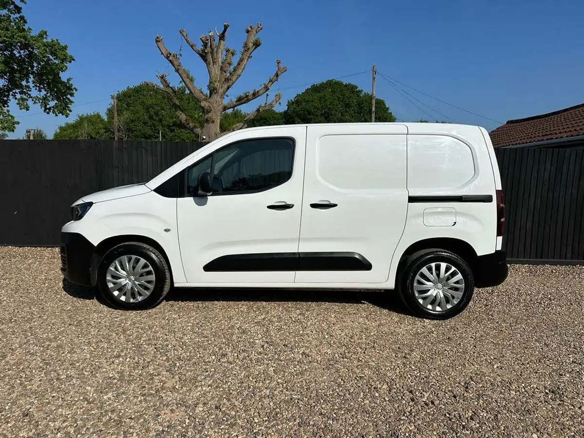 2019-peugeot-partner-16bluehdi-1000-professional-big-2