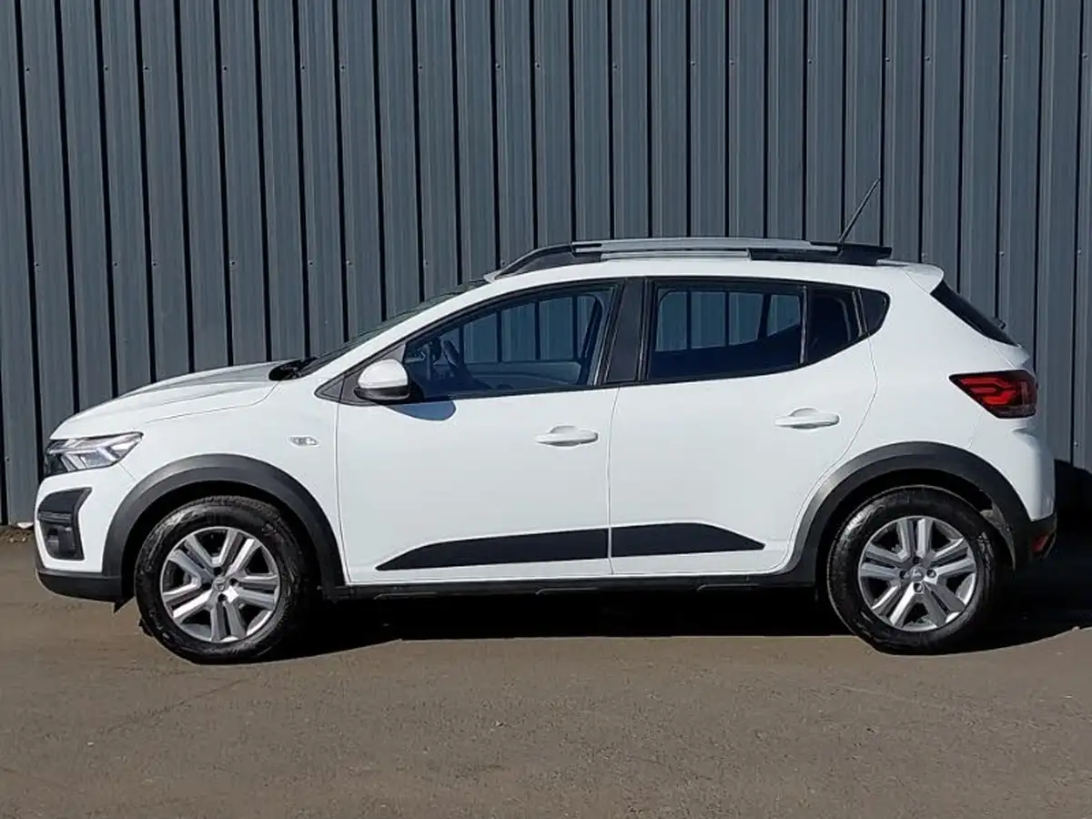 2022-dacia-sandero-stepway-10-tce-comfort-90bhp-big-3