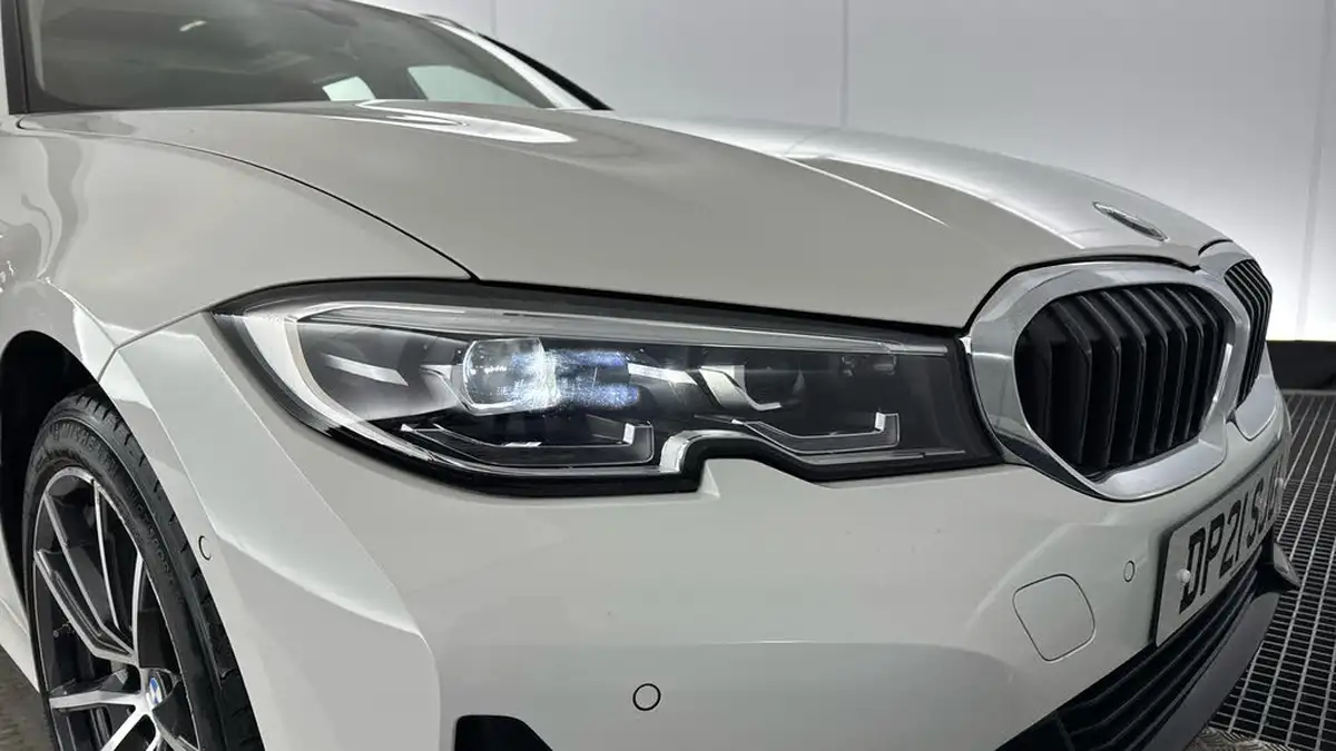 2021-bmw-3-series-20-330e-sport-pro-touring-5d-big-26