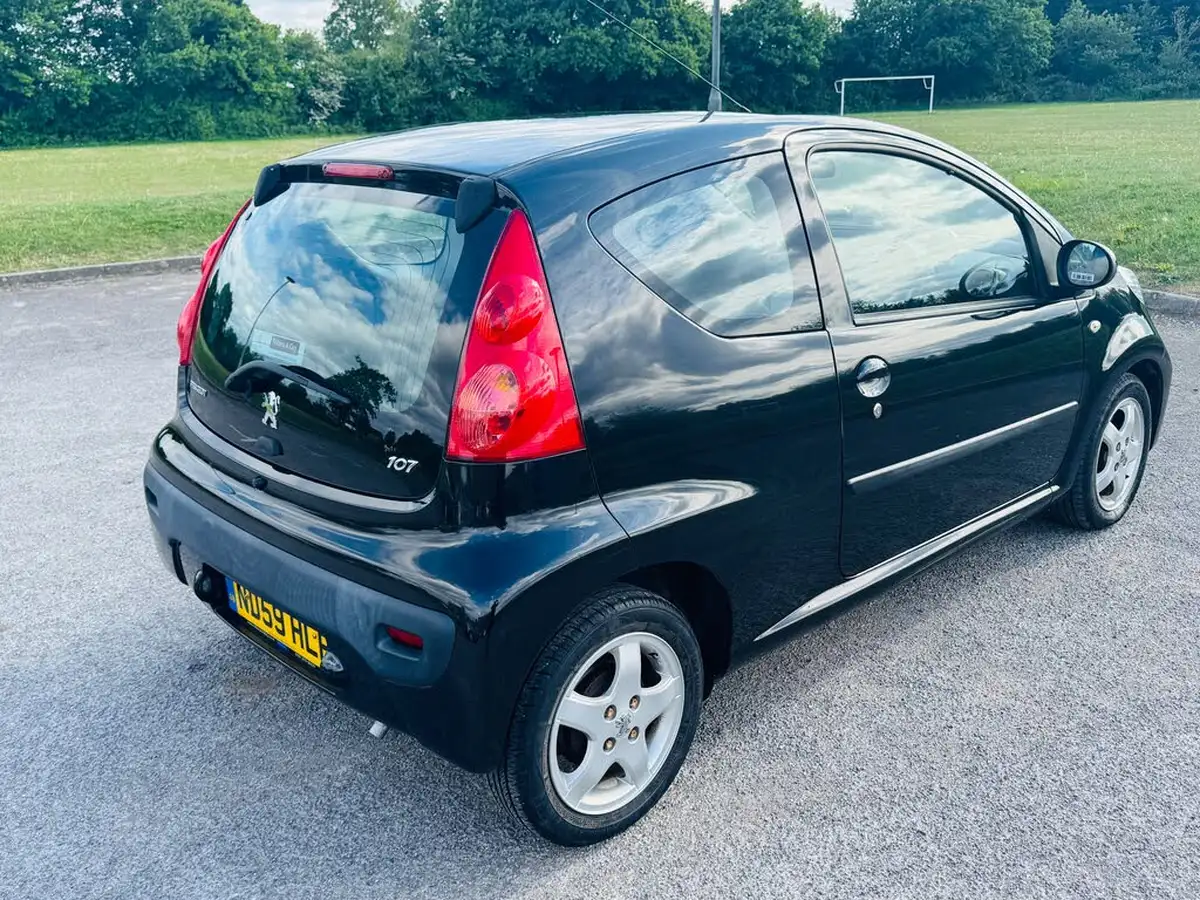 2009-peugeot-107-10-verve-3d-big-1