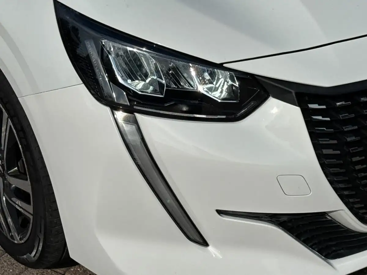 2021-peugeot-208-12-puretech-allure-premium-100bhp-big-20