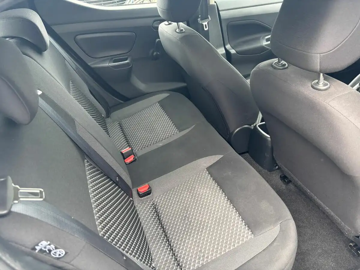 2018-nissan-micra-10-visia-big-9