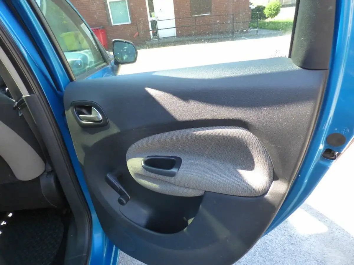 2013-citroen-c3-picasso-16td-selection-big-11