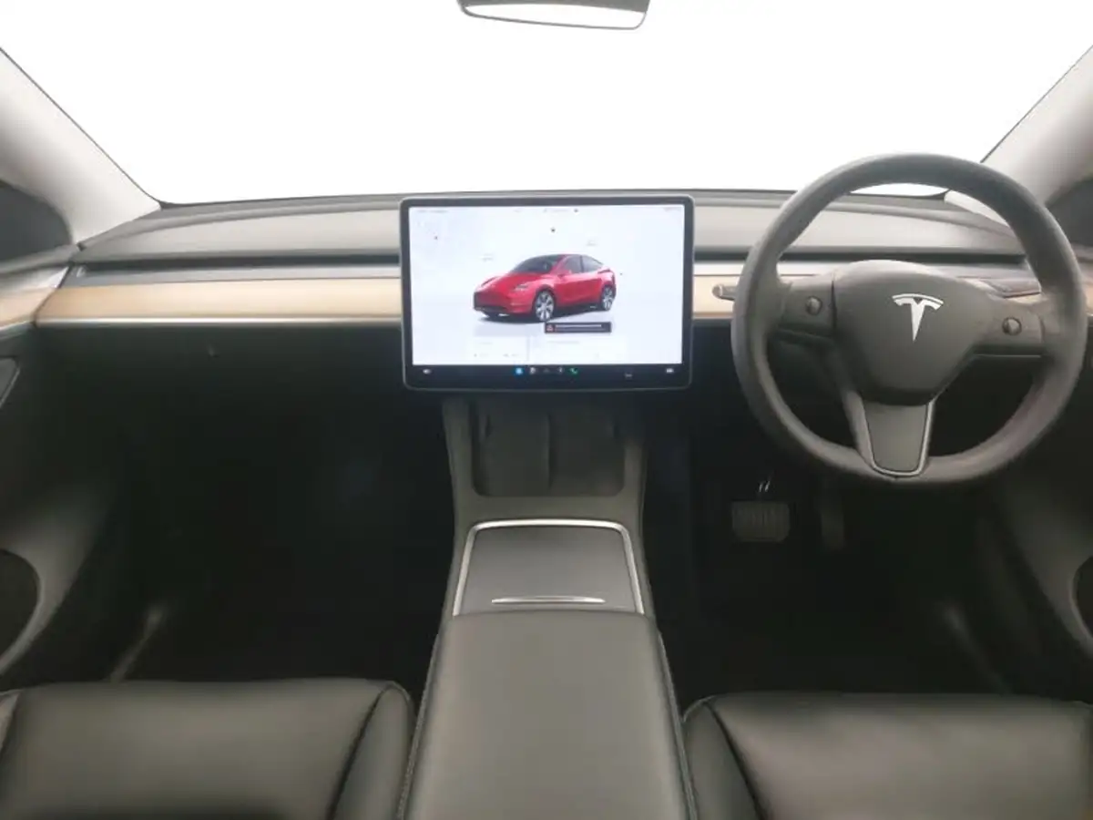 2022-tesla-model-y-e-long-range-big-2