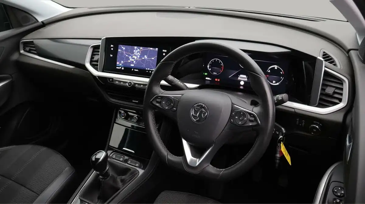 2023-vauxhall-grandland-12-gs-130ps-big-9