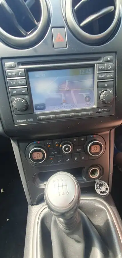 2010-nissan-qashqai-15td-n-tec-big-12