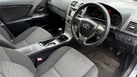 2010-toyota-avensis-small-14
