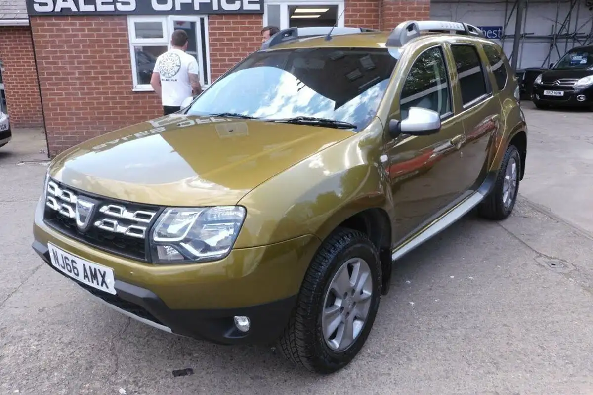 2016-dacia-duster-15dci-laureate-110hp-eu6-4x4-window-van-big-8