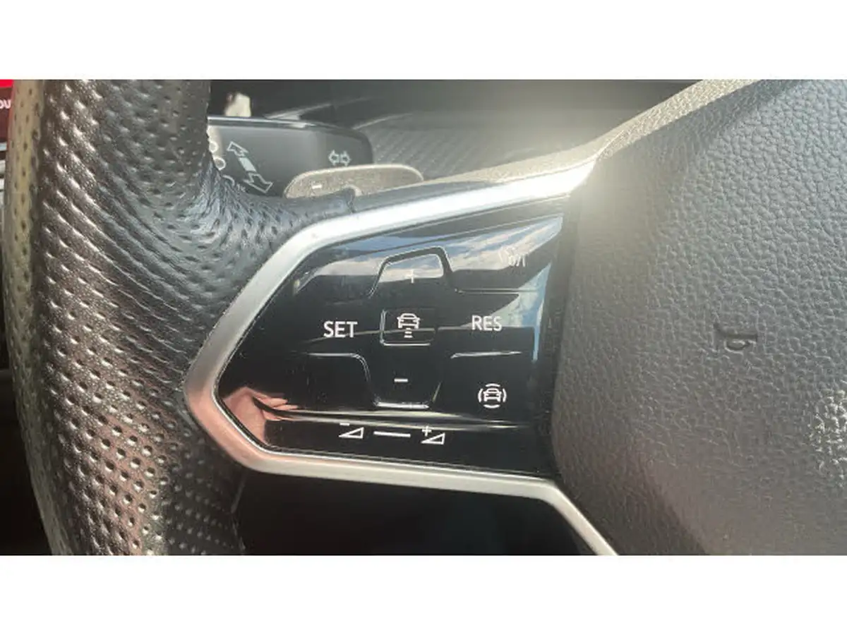 2022-volkswagen-golf-15-etsi-r-line-150ps-hatchback-big-16