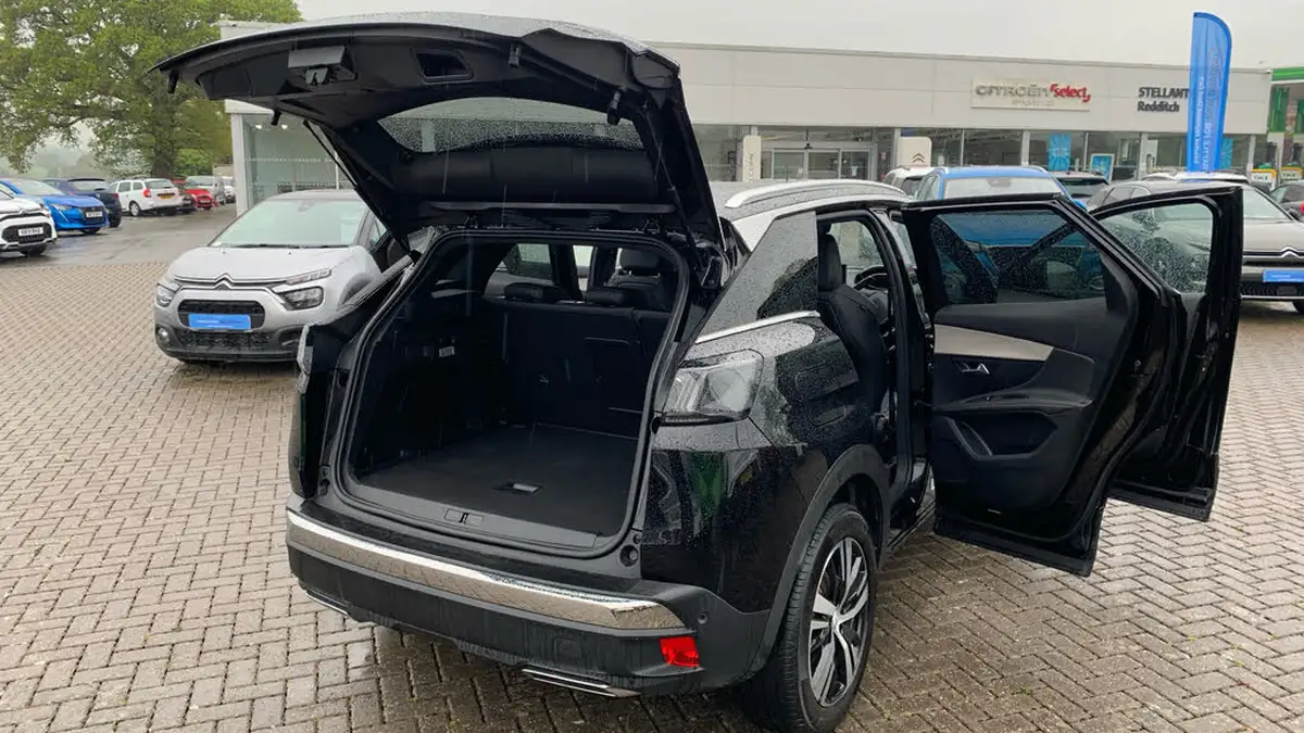 2024-peugeot-3008-suv-12-puretech-gt-136ps-hybrid-e-dsc6-big-31