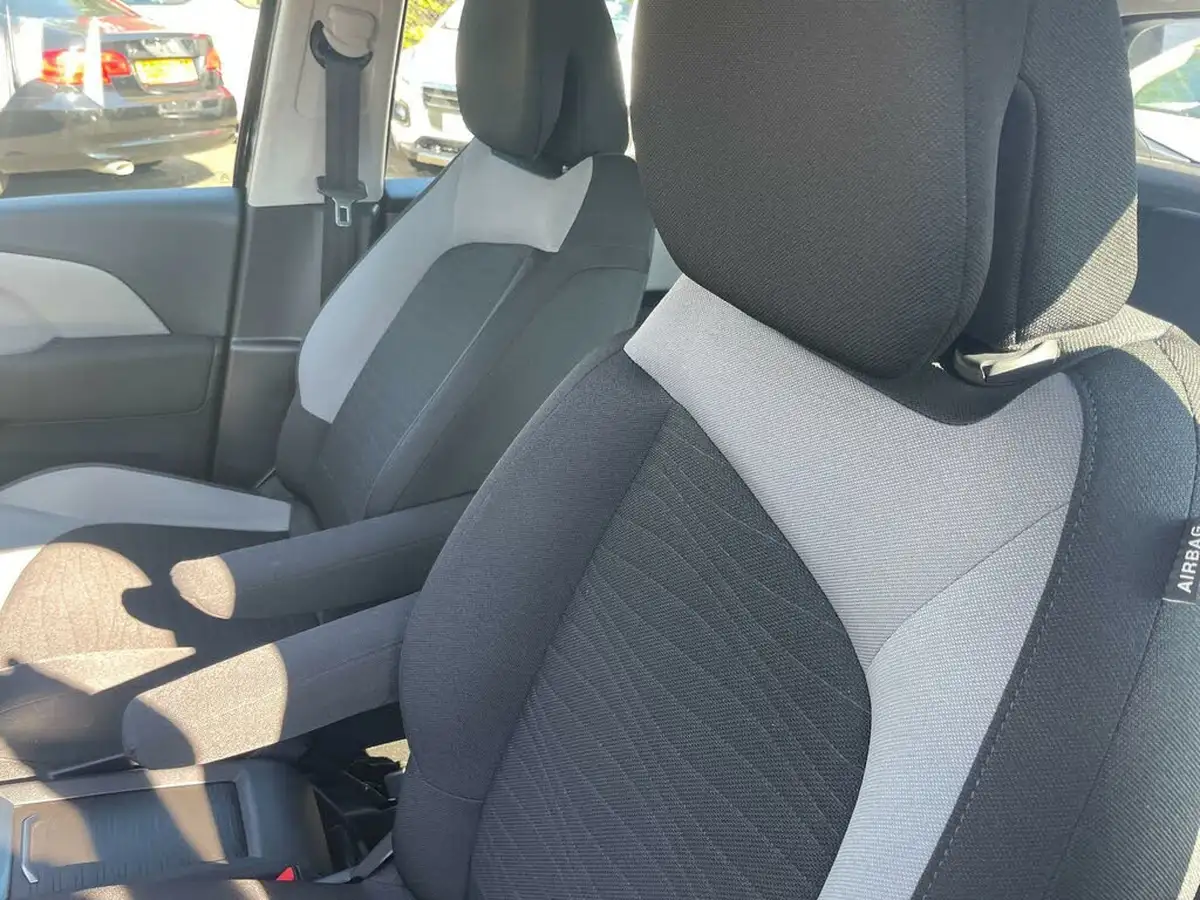2015-citroen-c4-picasso-16e-hdi-exclusive-big-27