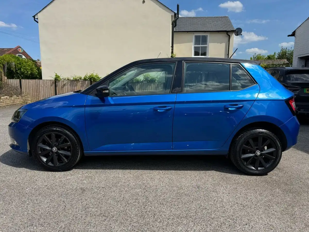2018-skoda-fabia-10-mpi-colour-edition-big-6