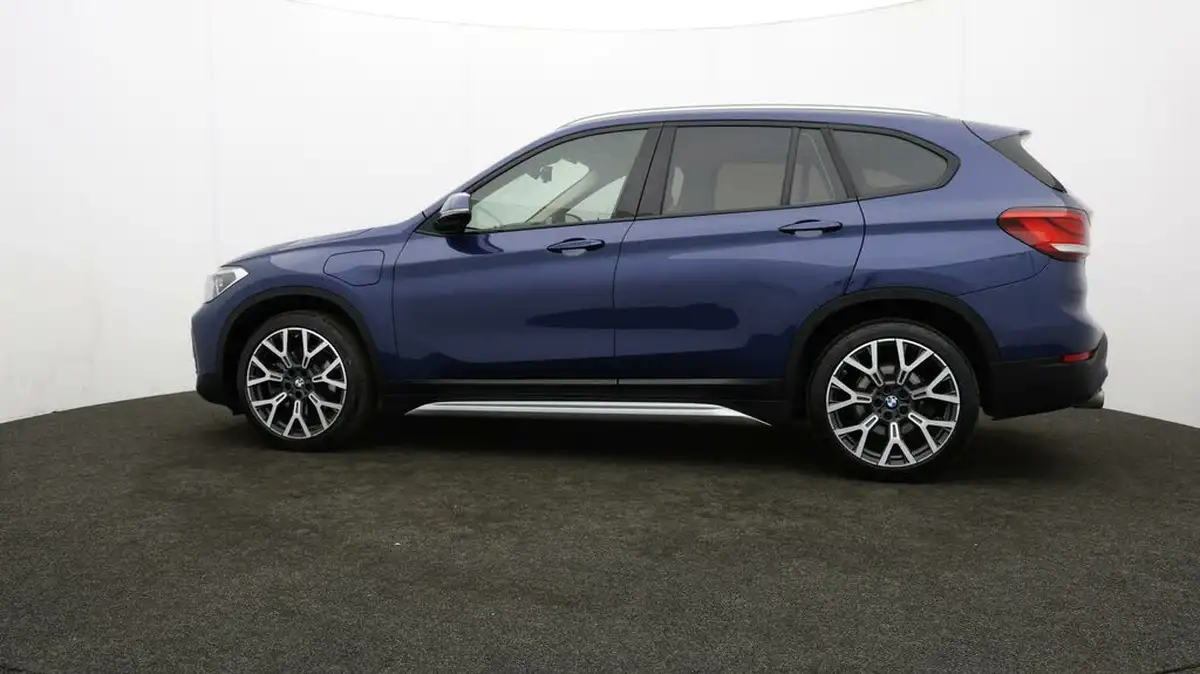 2021-bmw-x1-15-xdrive-25e-phev-xline-big-62