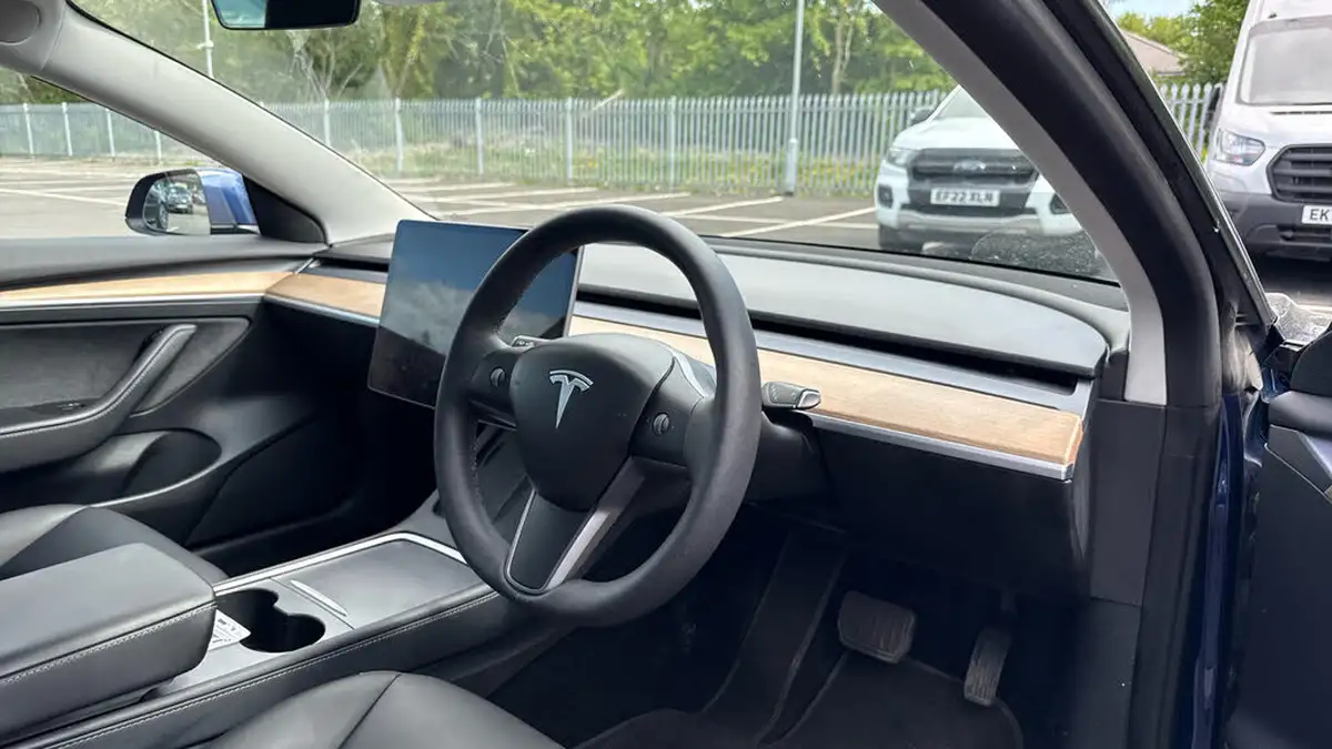 2021-tesla-model-3-e-long-range-awd-big-8