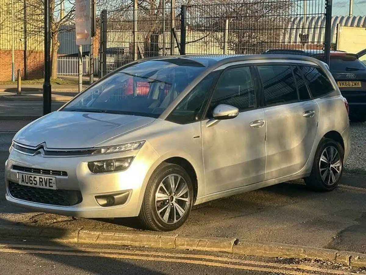 2016-citroen-grand-c4-picasso-16bluehdi-exclusive-eat6-big-2