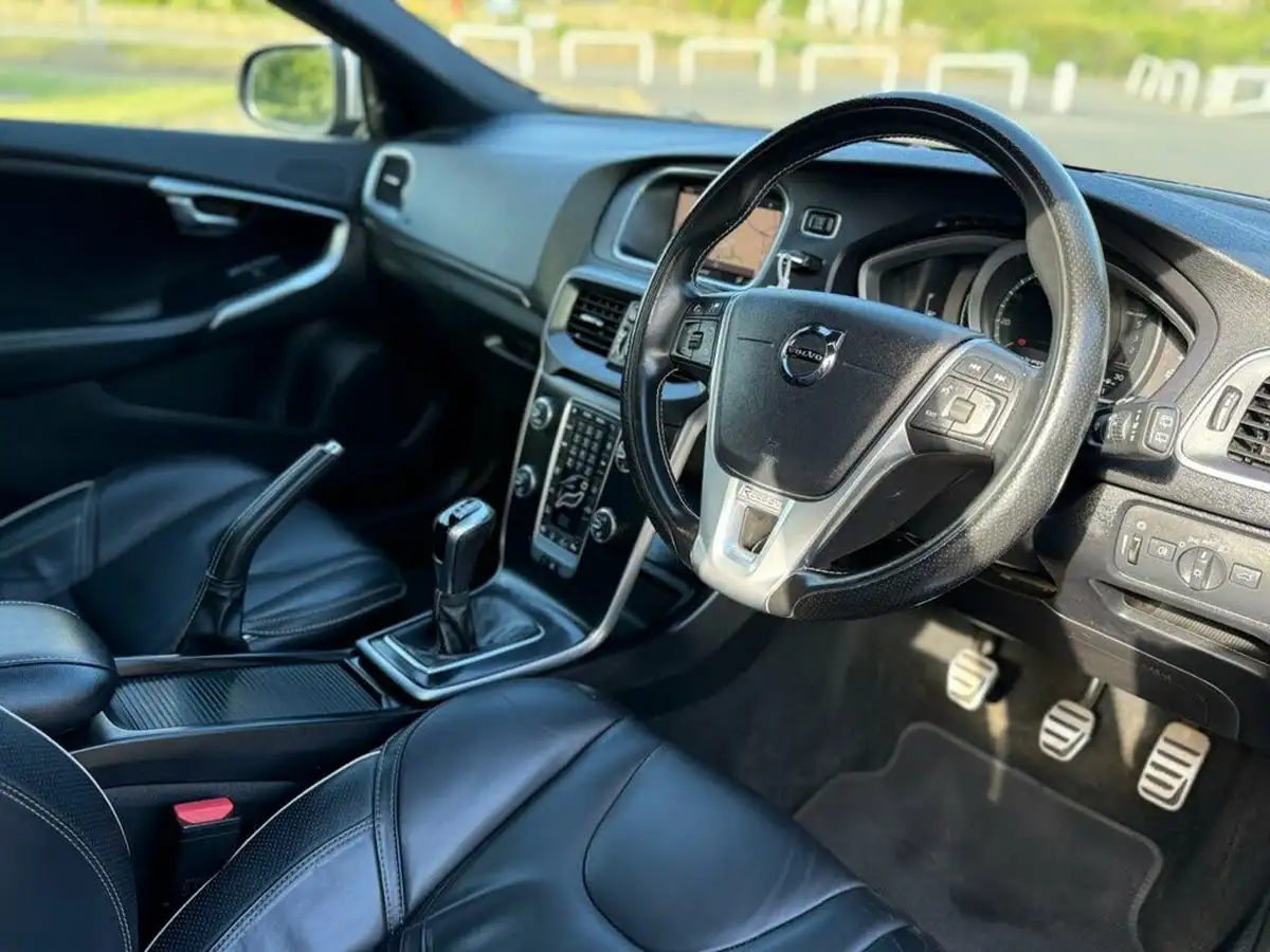 2018-volvo-v40-20td-d3-r-design-pro-big-15
