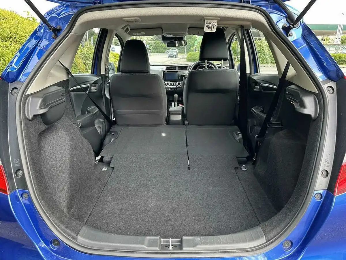 2019-honda-jazz-13-i-vtec-se-cvt-big-13