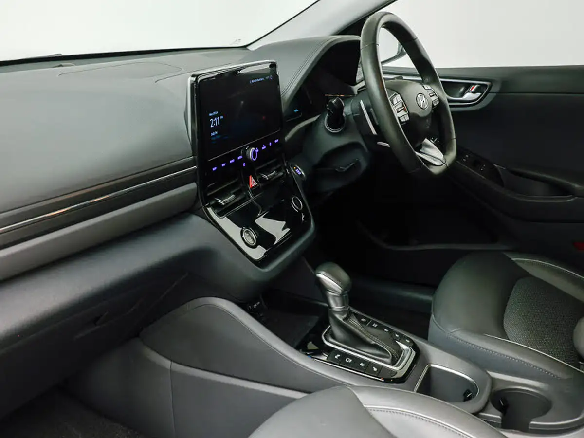 2022-hyundai-ioniq-16-gdi-premium-se-hybrid-big-14