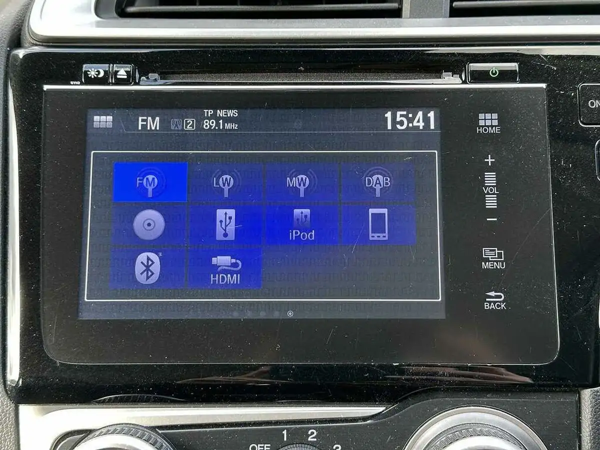 2019-honda-jazz-13-i-vtec-se-cvt-big-37
