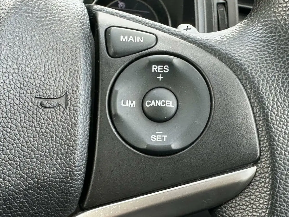2019-honda-jazz-13-i-vtec-se-cvt-big-61