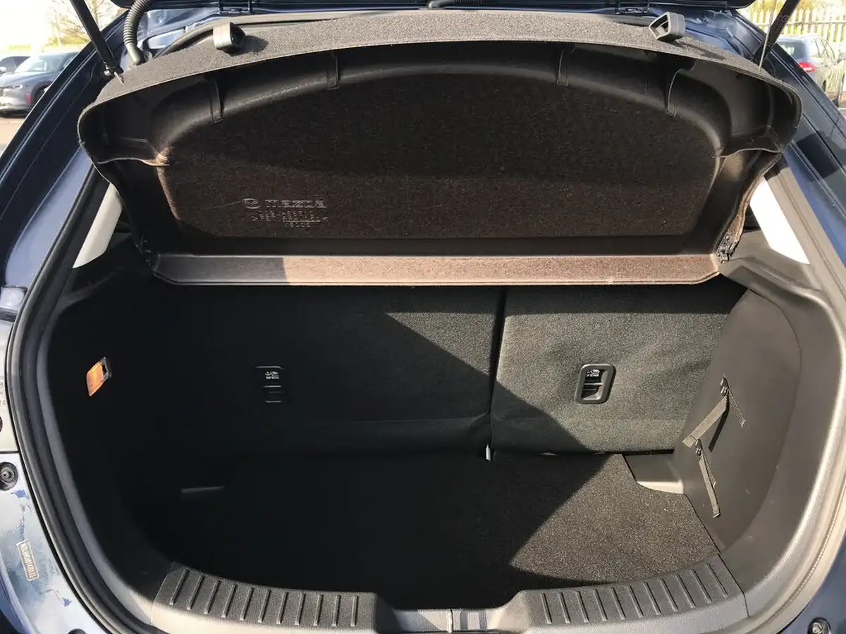 2024-mazda-mazda2-15-e-skyactiv-g-exclusive-line-big-6