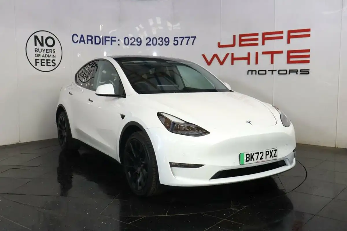2022-tesla-model-y-e-long-range-big-0