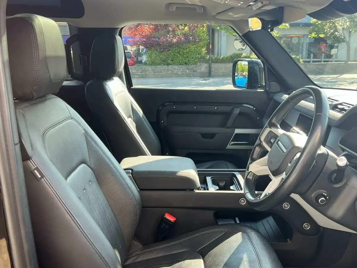 2021-land-rover-90-defender-30-d250-xs-edition-big-13