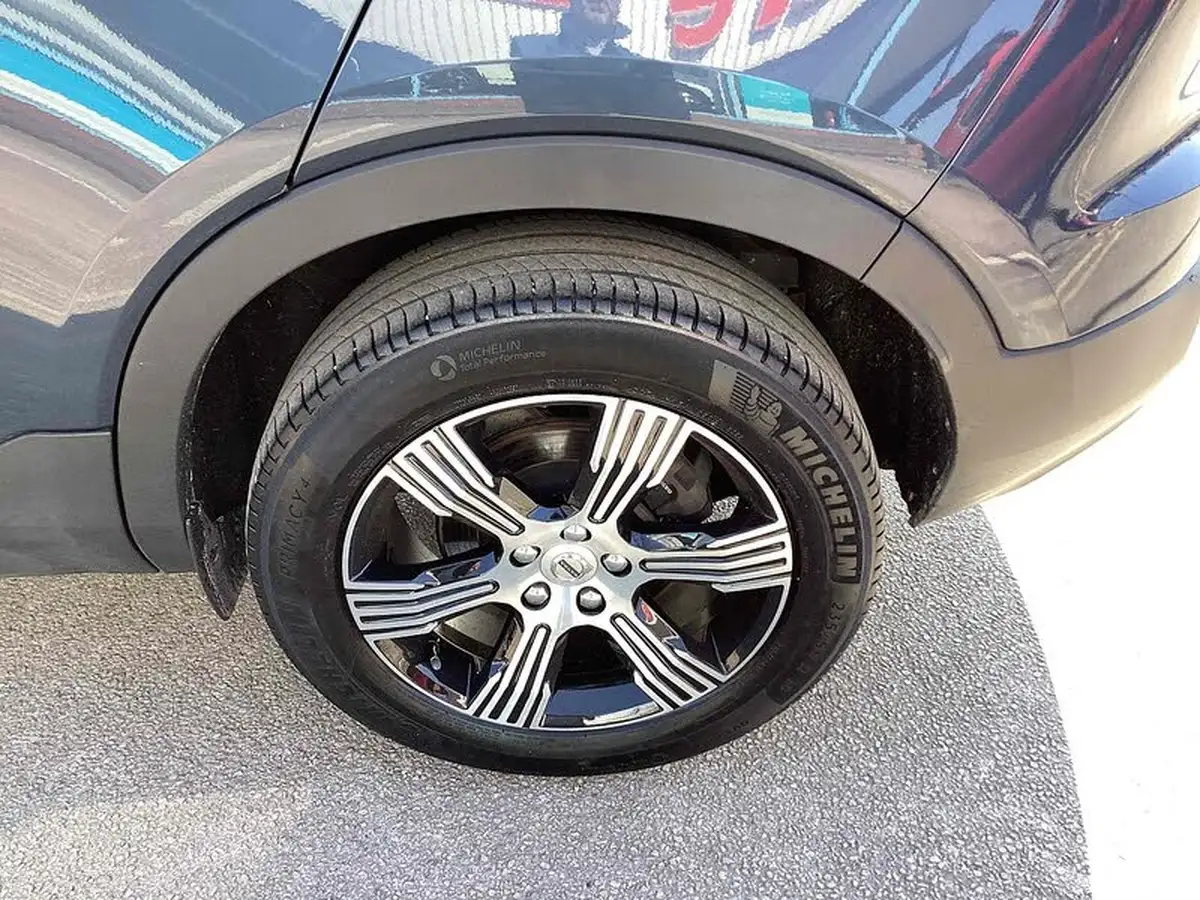 2019-volvo-xc40-20-t4-inscription-big-18
