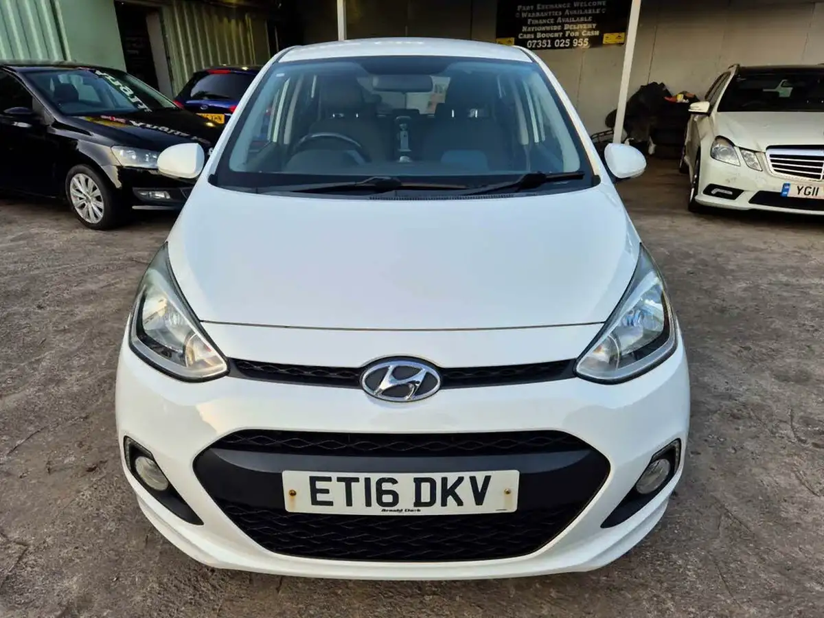 2016-hyundai-i10-10-premium-big-1