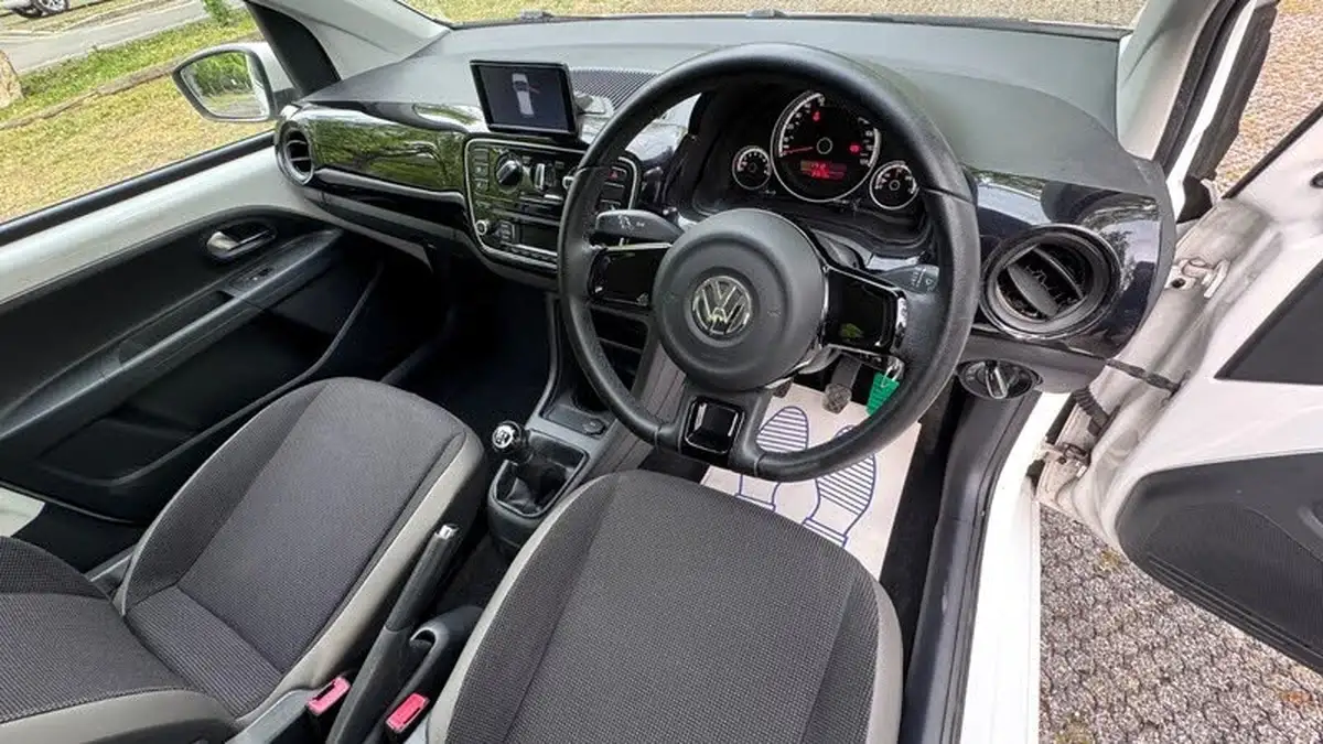 2012-volkswagen-up-10-high-up-5d-big-16