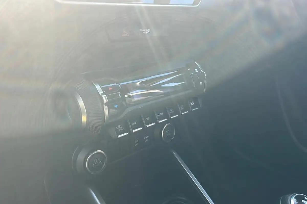 2022-suzuki-ignis-12-dualjet-sz5-big-44