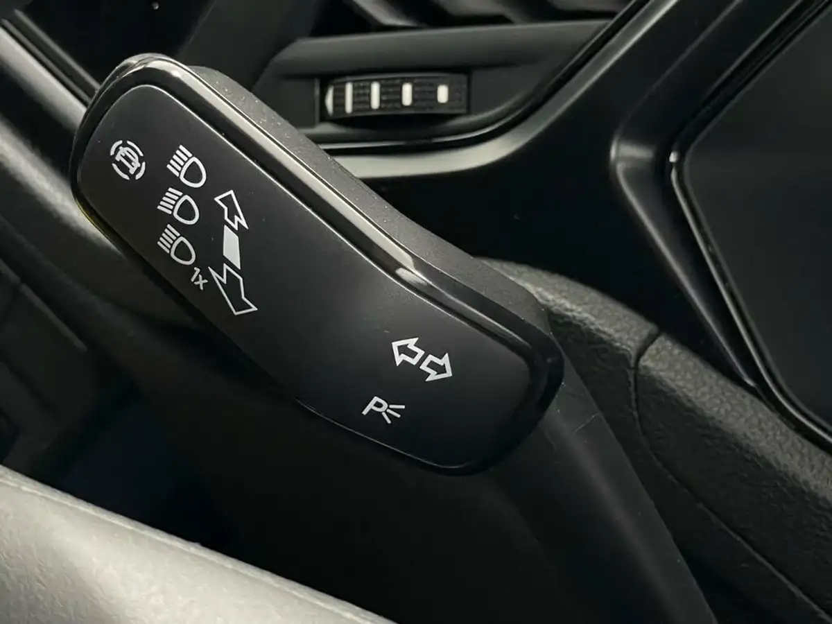 2021-volkswagen-t-roc-20tdi-s-big-12