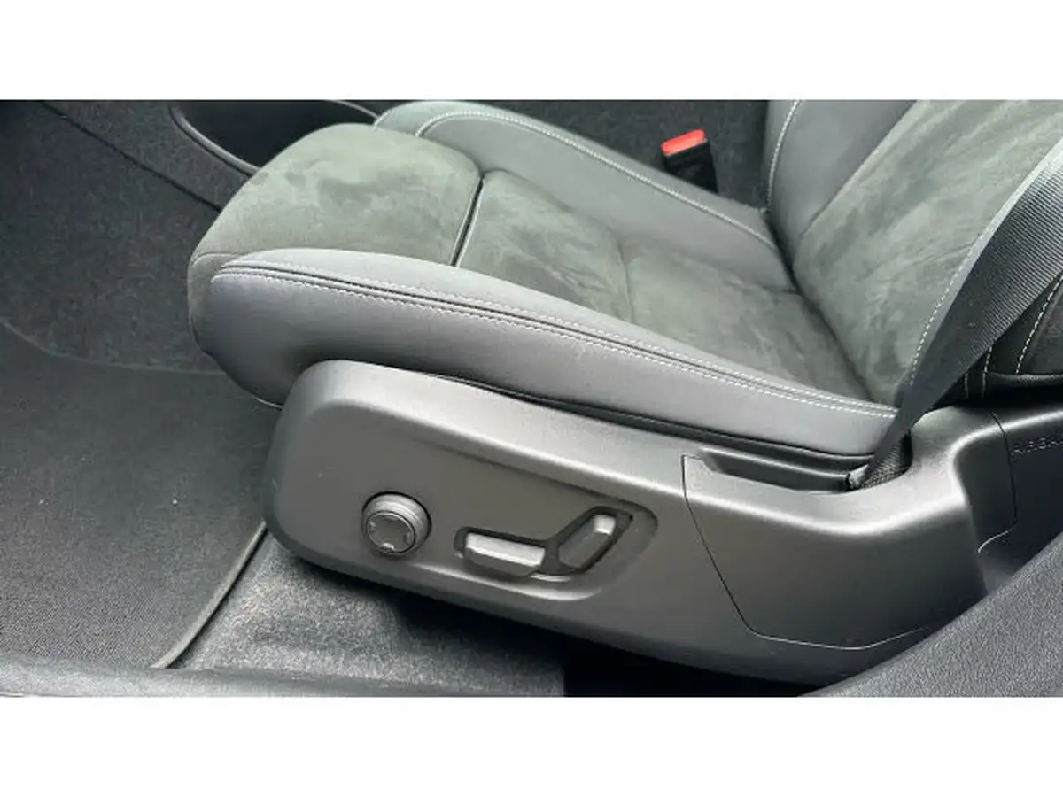 2023-volvo-xc40-15-t5-ultimate-dark-big-26