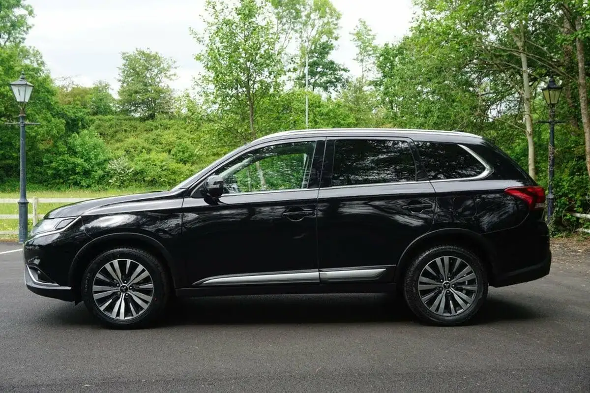 2020-mitsubishi-outlander-20-exceed-big-15