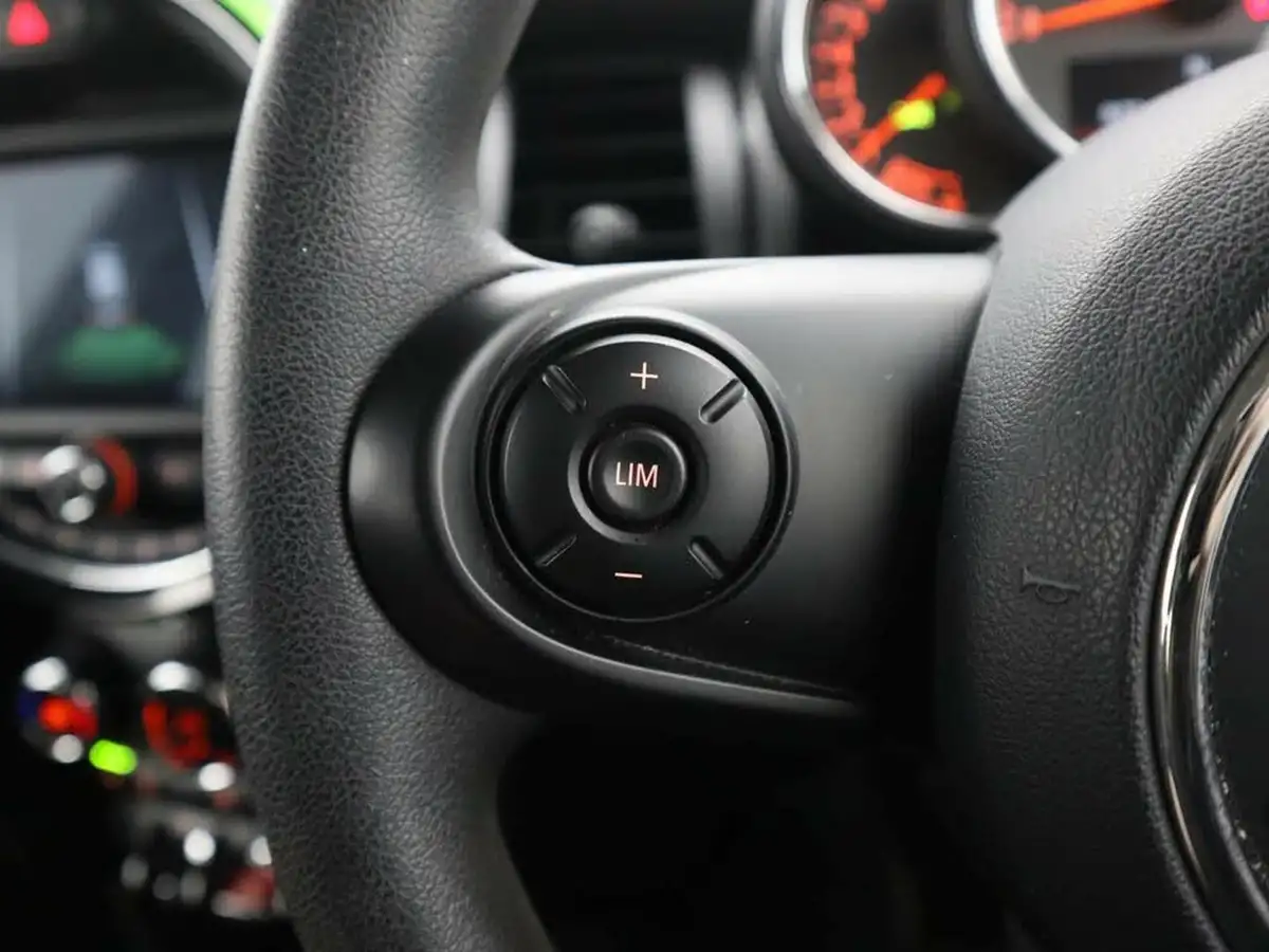 2019-mini-cooper-15-cooper-classic-hatchback-5d-big-35