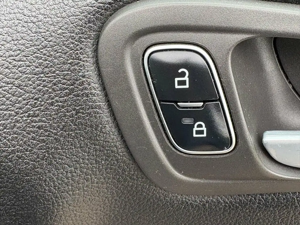 2016-ford-grand-c-max-15tdci-zetec-powershift-big-29