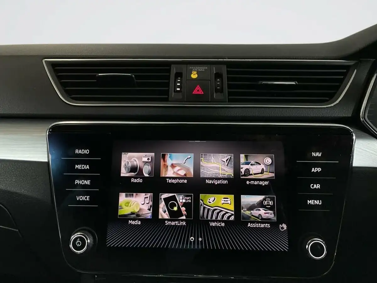 2022-skoda-superb-14-tsi-se-technology-218ps-hatchback-big-17