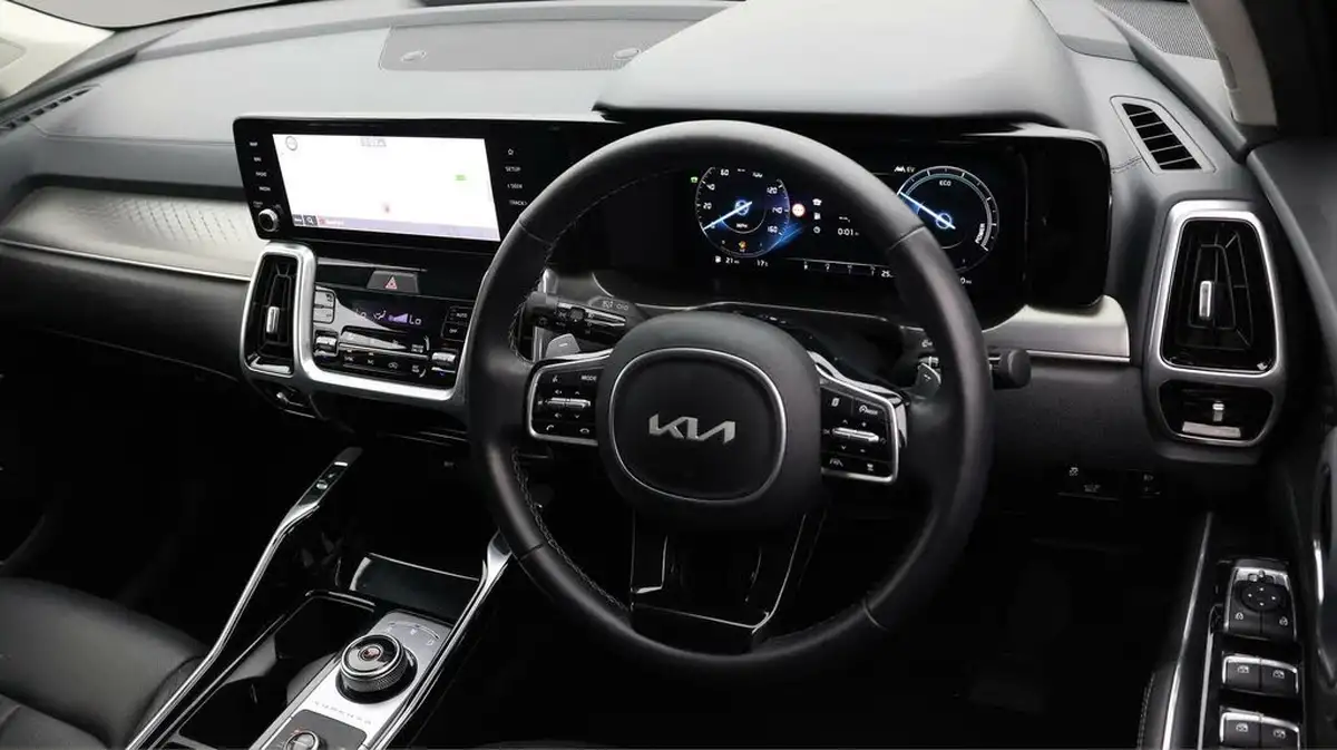2022-kia-sorento-16-t-gdi-3-226bhp-hev-big-9