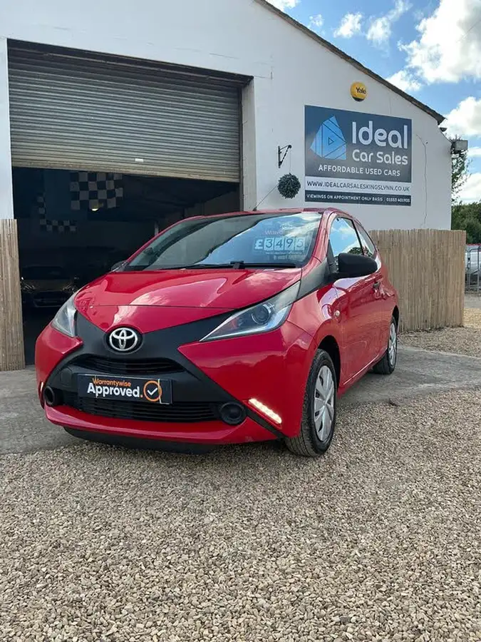 2015-toyota-aygo-10-vvt-i-x-3d-big-0