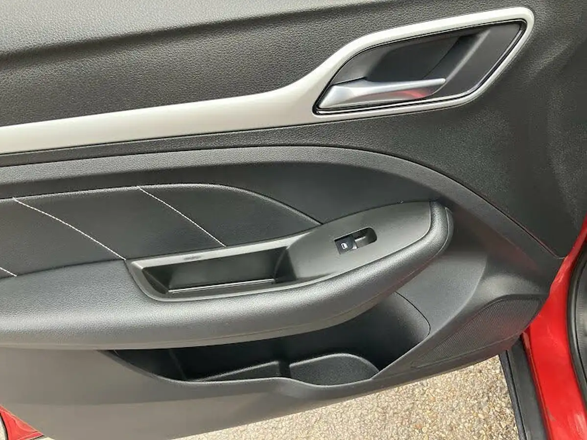 2018-mg-zs-suv-15-vti-tech-exclusive-big-14