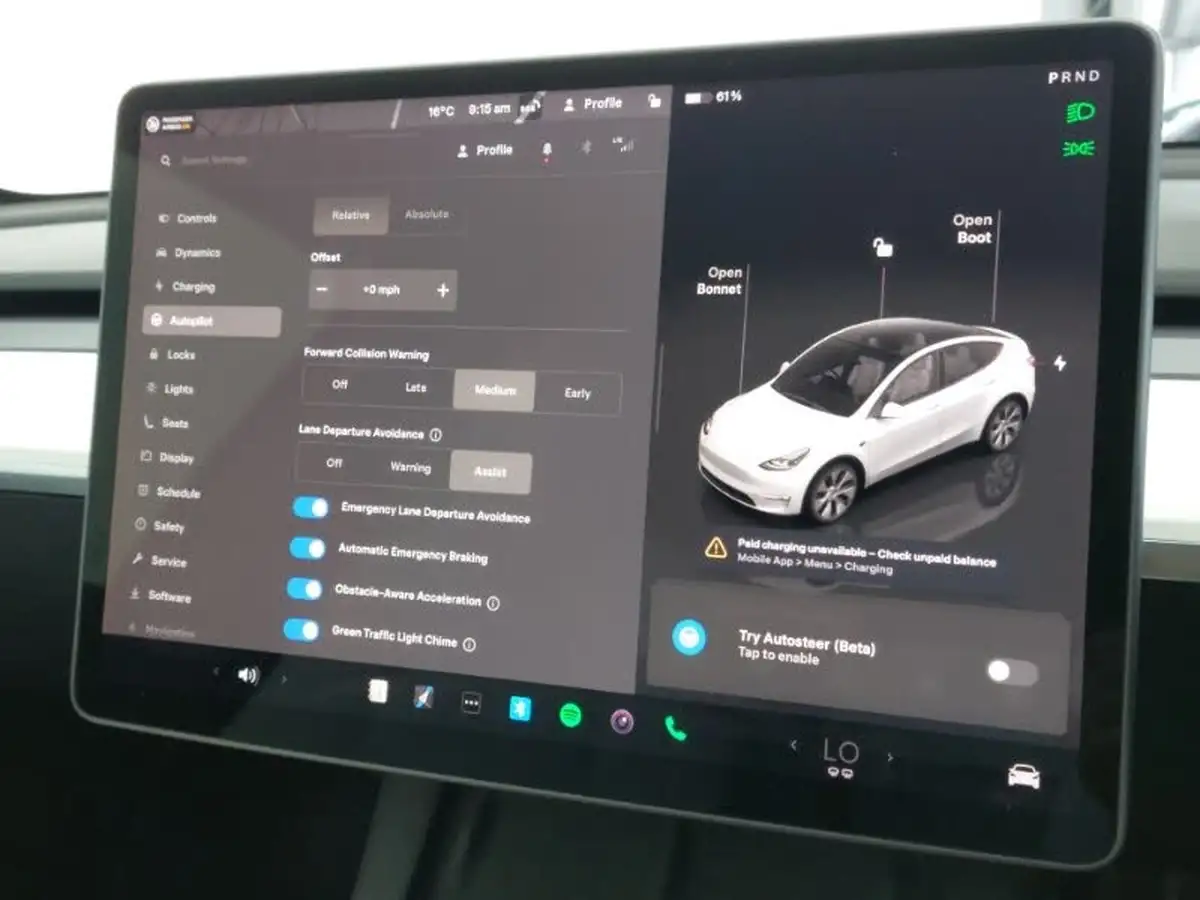 2022-tesla-model-y-e-long-range-big-12