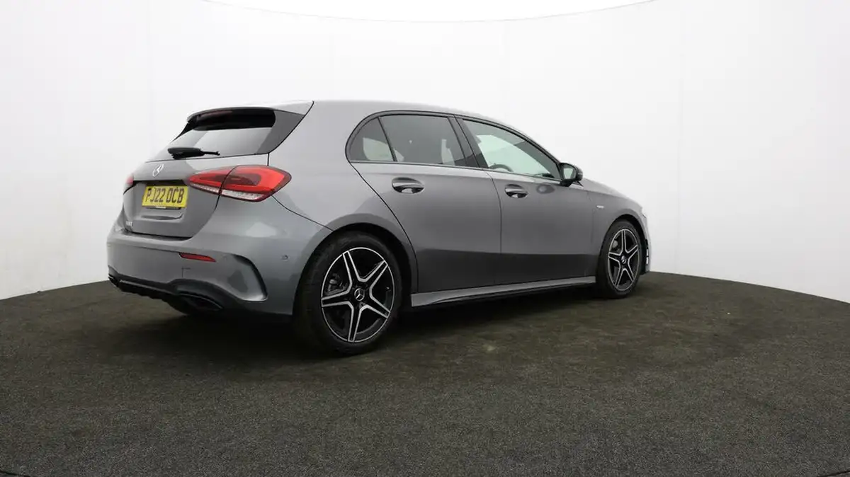 2022-mercedes-benz-a-class-13-a180-amg-line-executive-edition-hatchback-5d-7g-dct-big-6