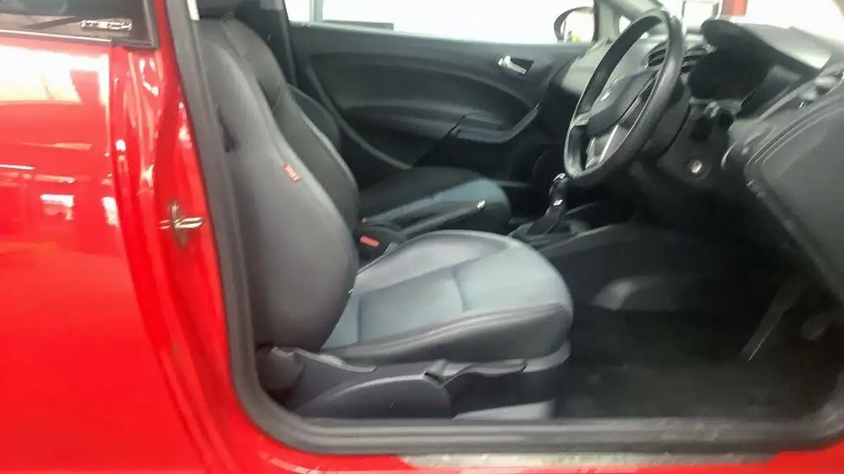 2015-seat-ibiza-12-i-tech-sportcoupe-3d-big-9