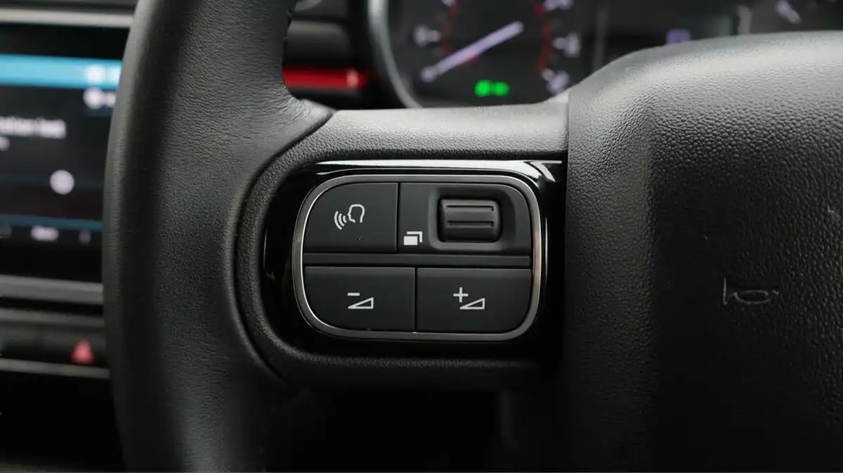 2020-citroen-c3-12-puretech-flair-plus-83ps-big-22